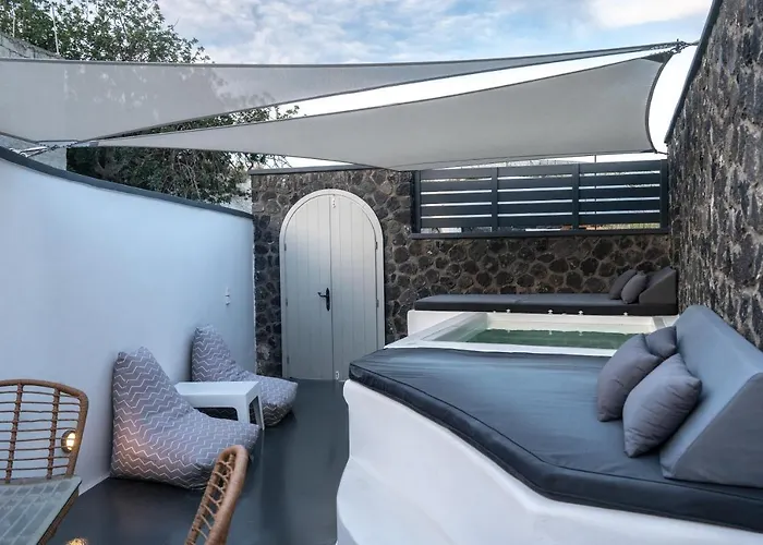 Sun Naam Santorini With Heated Jacuzzi Karterados (Santorini)